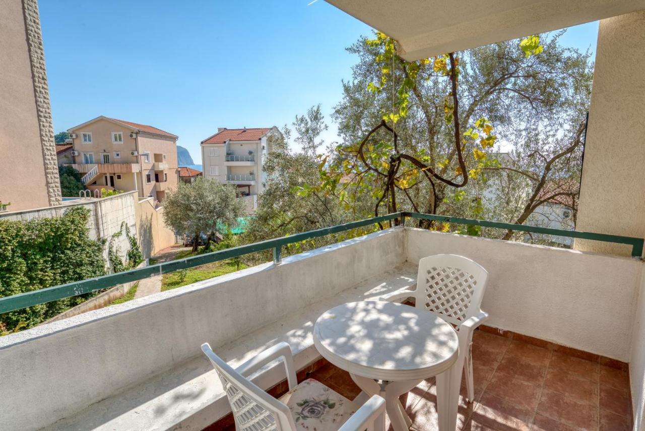 Apartmani Olga Petrovac ภายนอก รูปภาพ