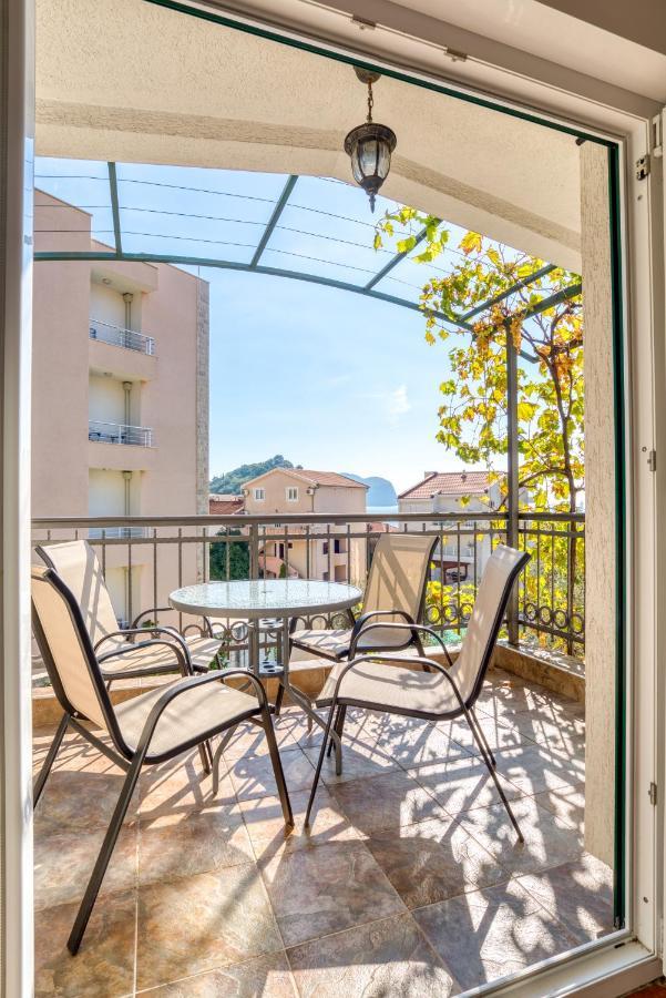 Apartmani Olga Petrovac ภายนอก รูปภาพ