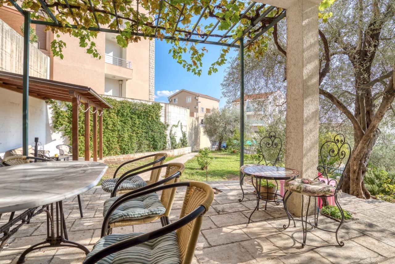Apartmani Olga Petrovac ภายนอก รูปภาพ