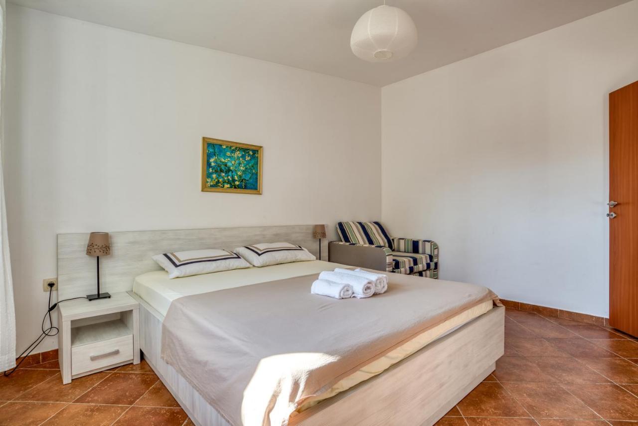 Apartmani Olga Petrovac ภายนอก รูปภาพ