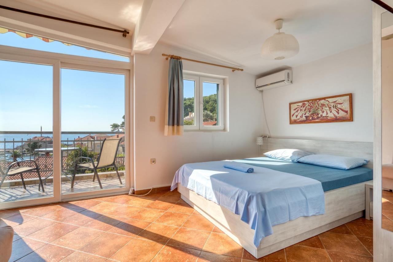 Apartmani Olga Petrovac ภายนอก รูปภาพ