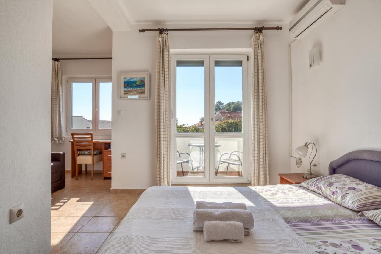 Apartmani Olga Petrovac ภายนอก รูปภาพ