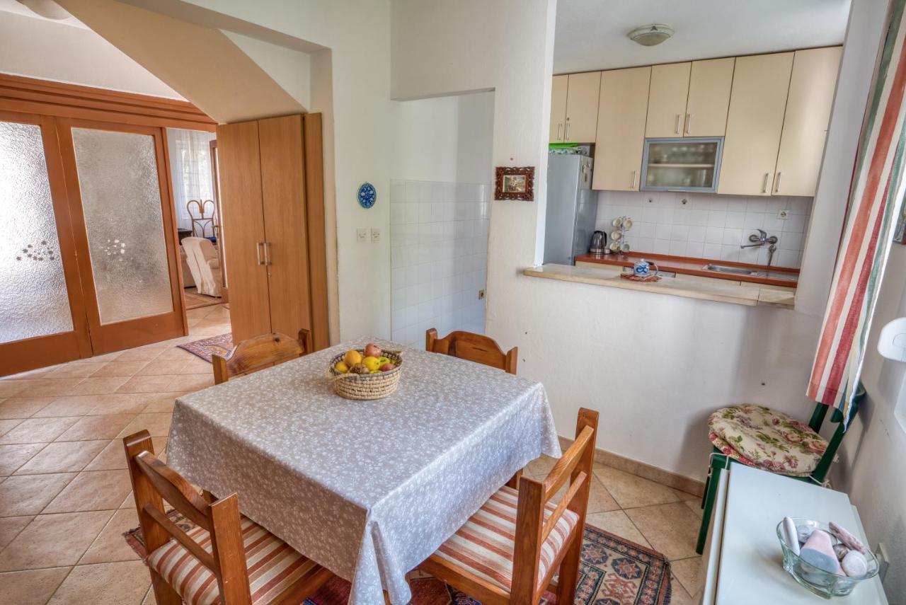 Apartmani Olga Petrovac ภายนอก รูปภาพ