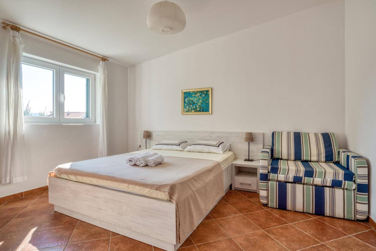 Apartmani Olga Petrovac ภายนอก รูปภาพ
