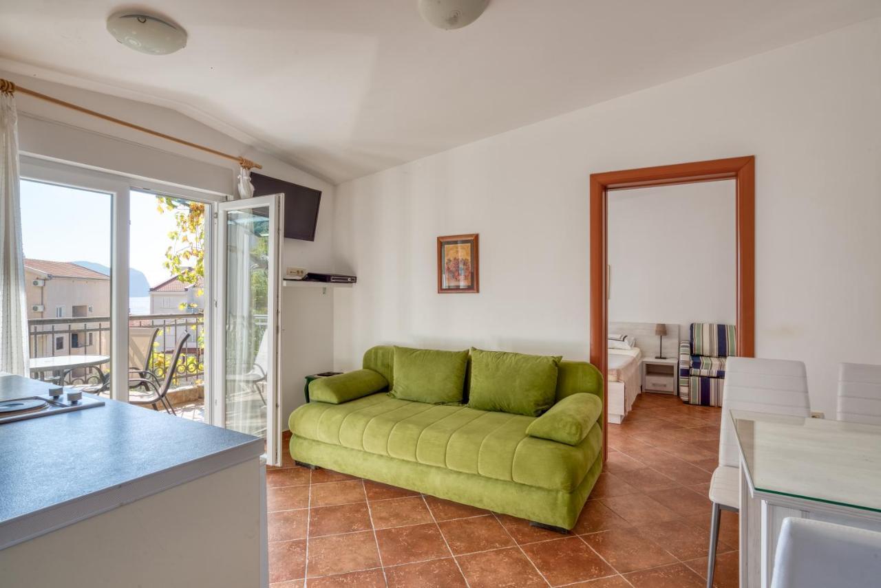Apartmani Olga Petrovac ภายนอก รูปภาพ